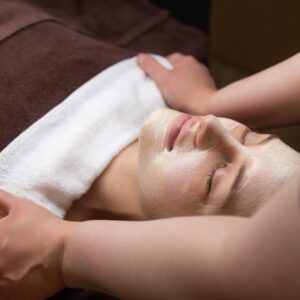 Hevelia Spa & Lunch - Comfort: Rozświetlający zabieg na twarz Glow by Mesoestetic®